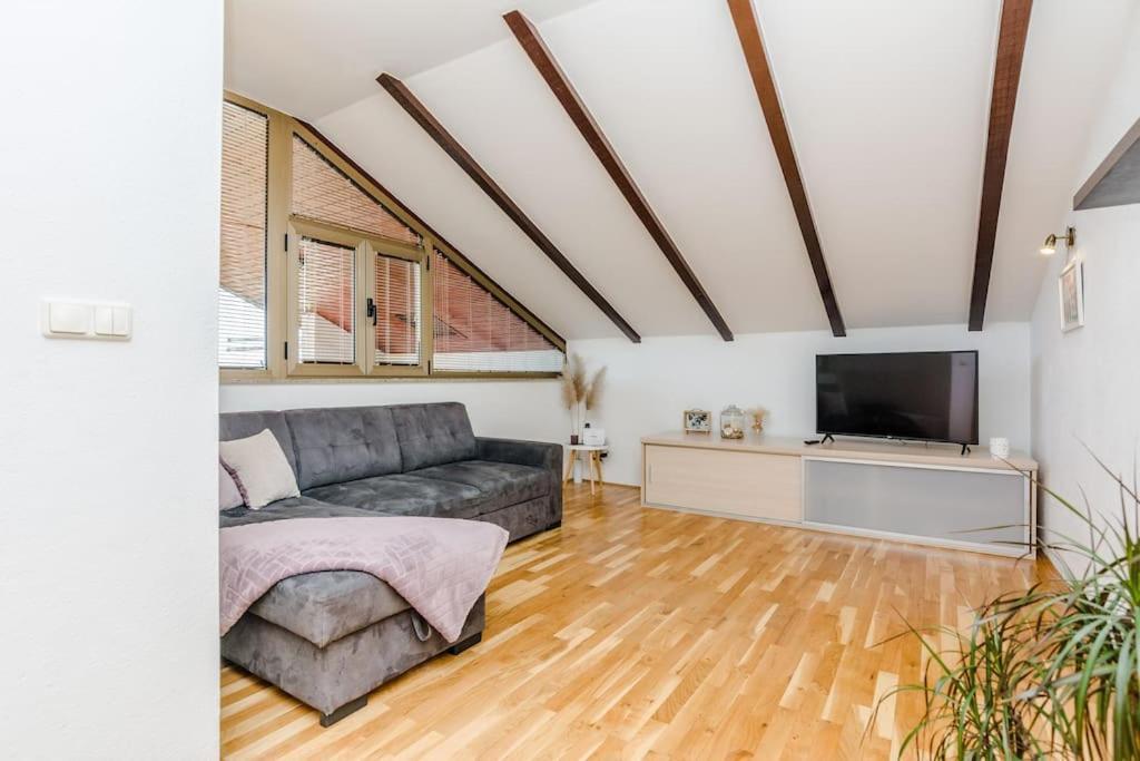 Apartment Roko - Up To 4 People With Free Parking Zadar Zewnętrze zdjęcie