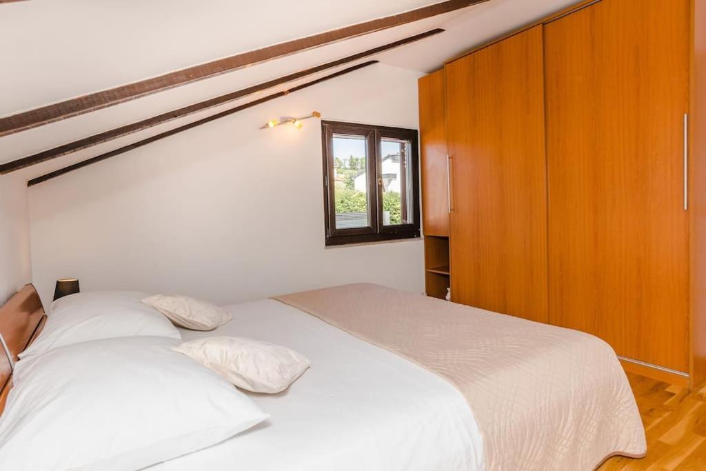 Apartment Roko - Up To 4 People With Free Parking Zadar Zewnętrze zdjęcie